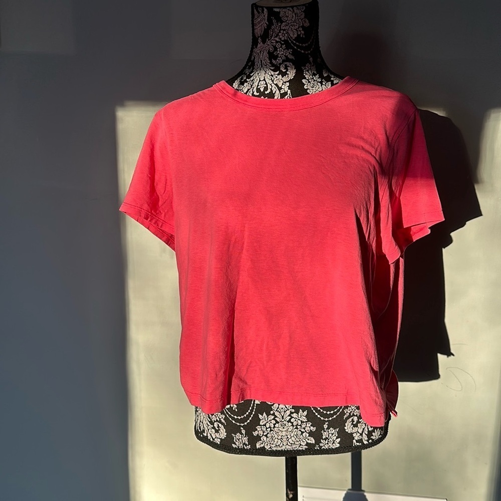 Lululemon size 8 crop top